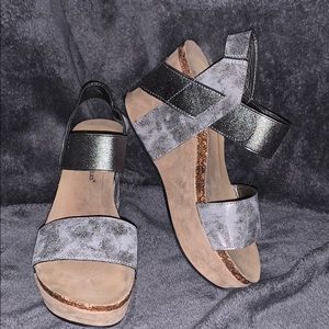 women’s wedges